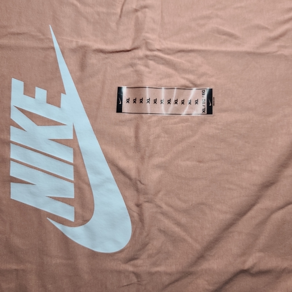 The Nike tee xl - Picture 7 of 7